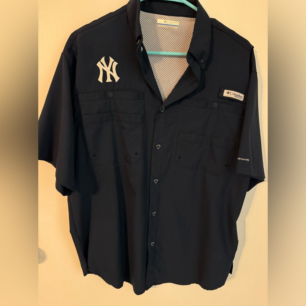 NY Yankees Columbia shirt